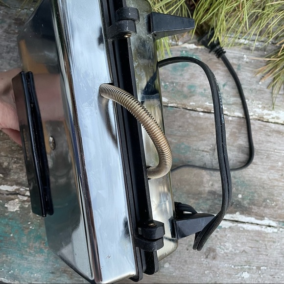 Salton Stainless Steel Sandwich Maker SA-5 - Picture 6 of 12